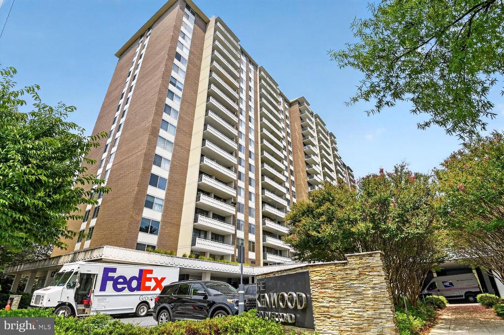 5101 RIVER ROAD Unit: 703