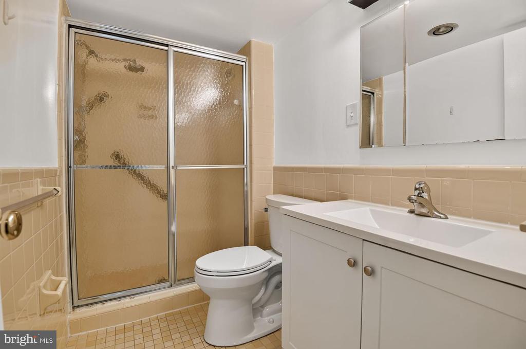 5101 RIVER ROAD Unit: 703