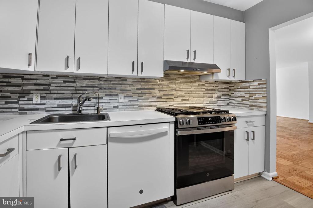 5101 RIVER ROAD Unit: 703