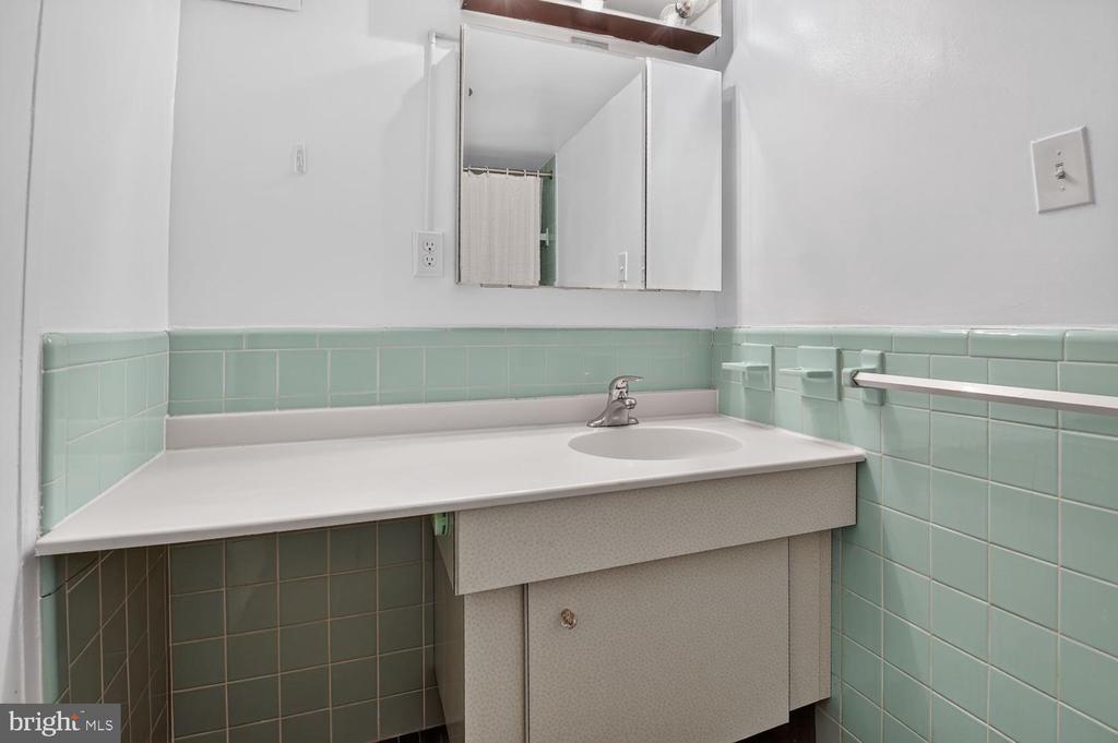 5101 RIVER ROAD Unit: 703