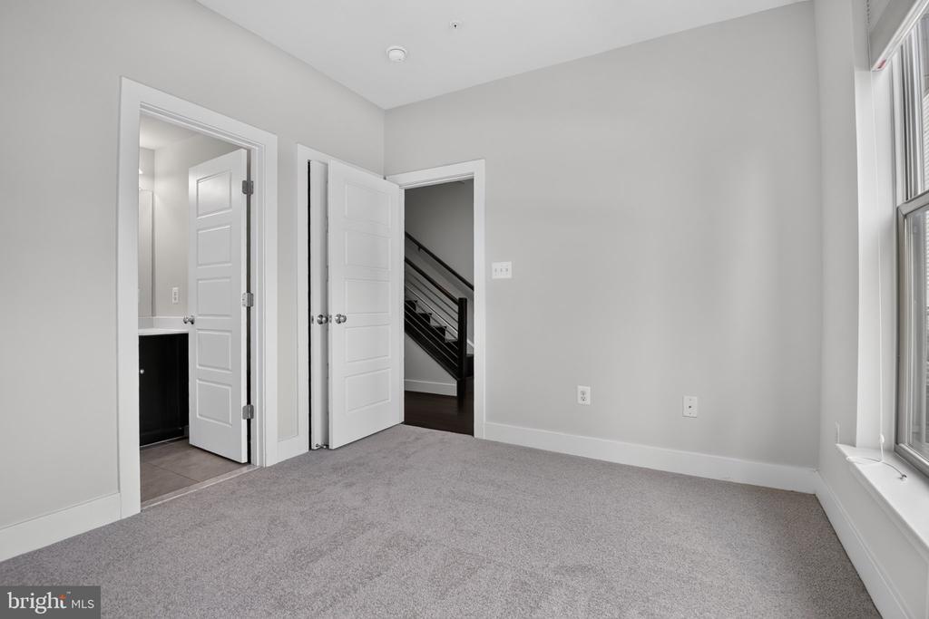 5138 LONGSTONE WAY