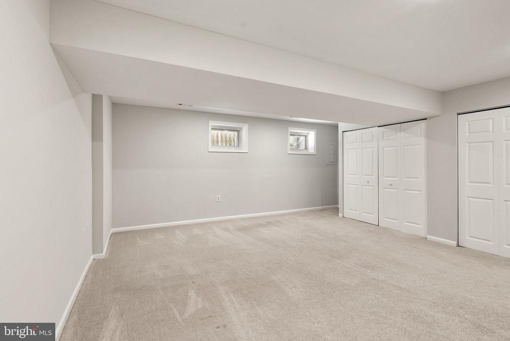 7390 Stream Way