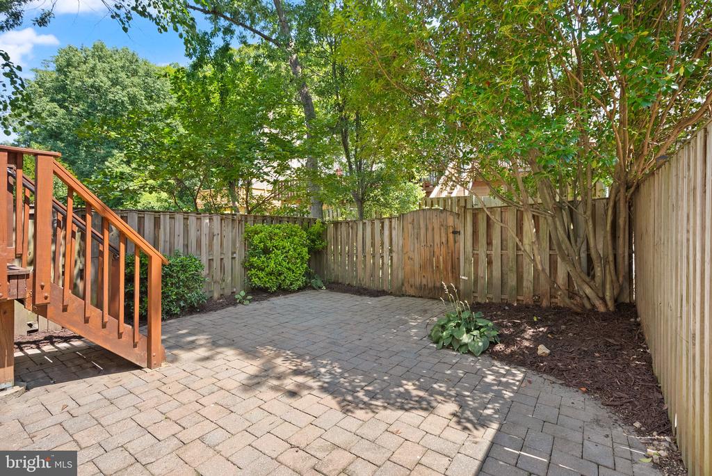 7390 Stream Way