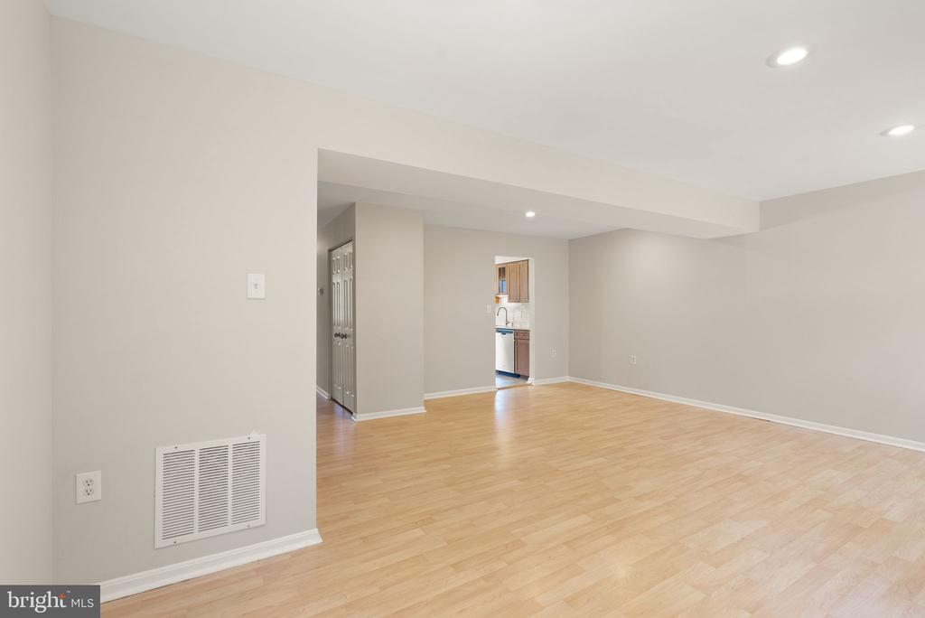7390 Stream Way
