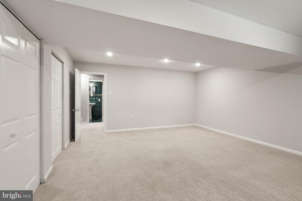 7390 Stream Way