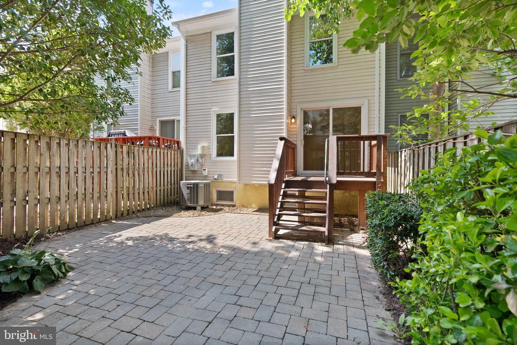 7390 Stream Way