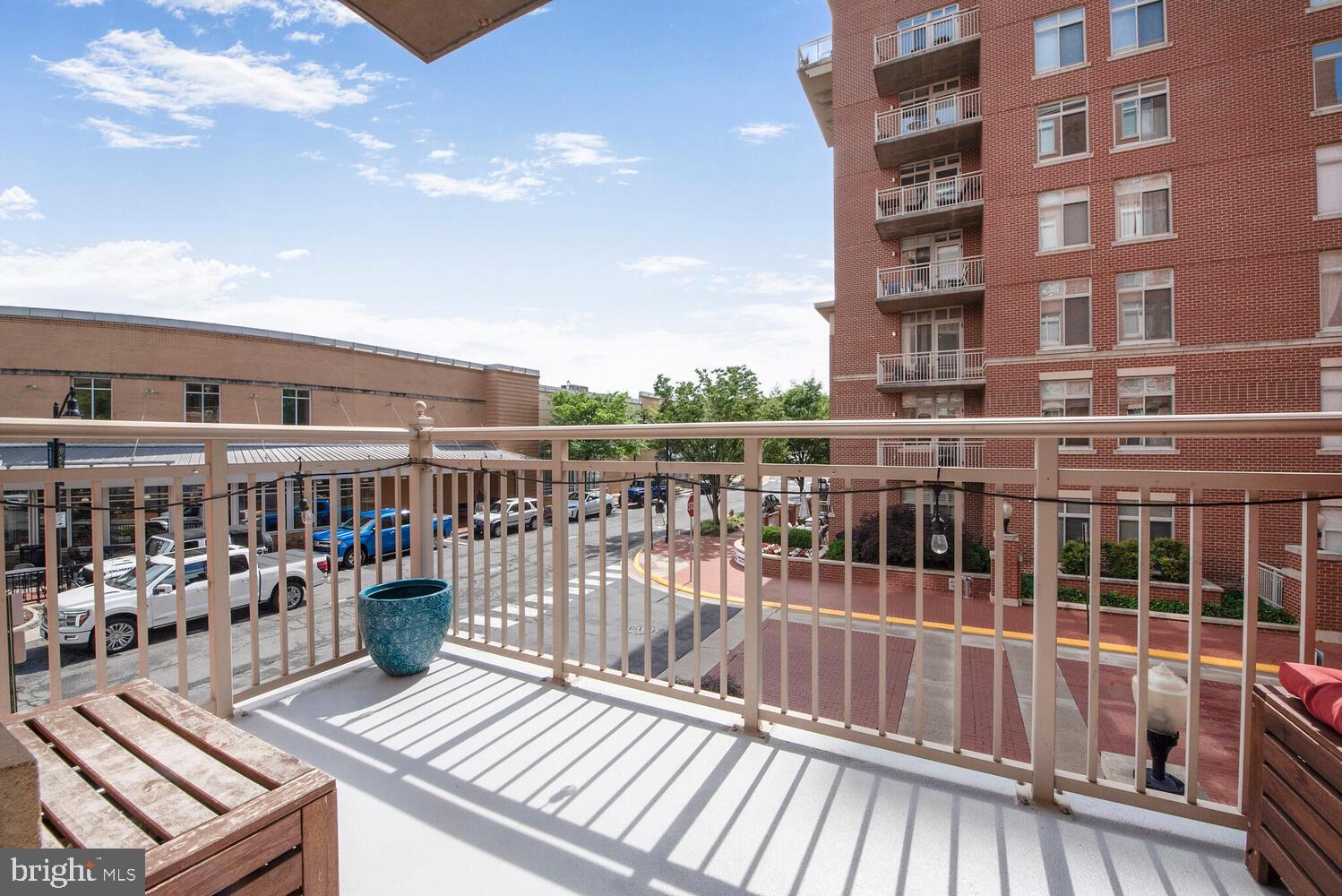 4480 Market Commons Dr #215