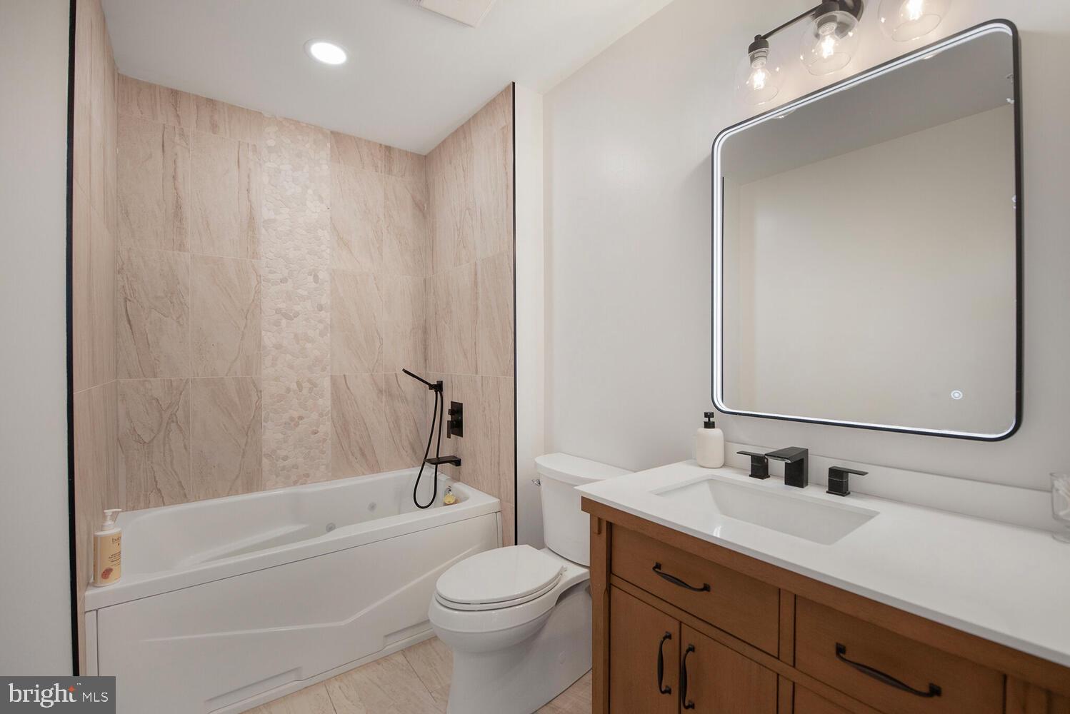 4480 Market Commons Dr #215