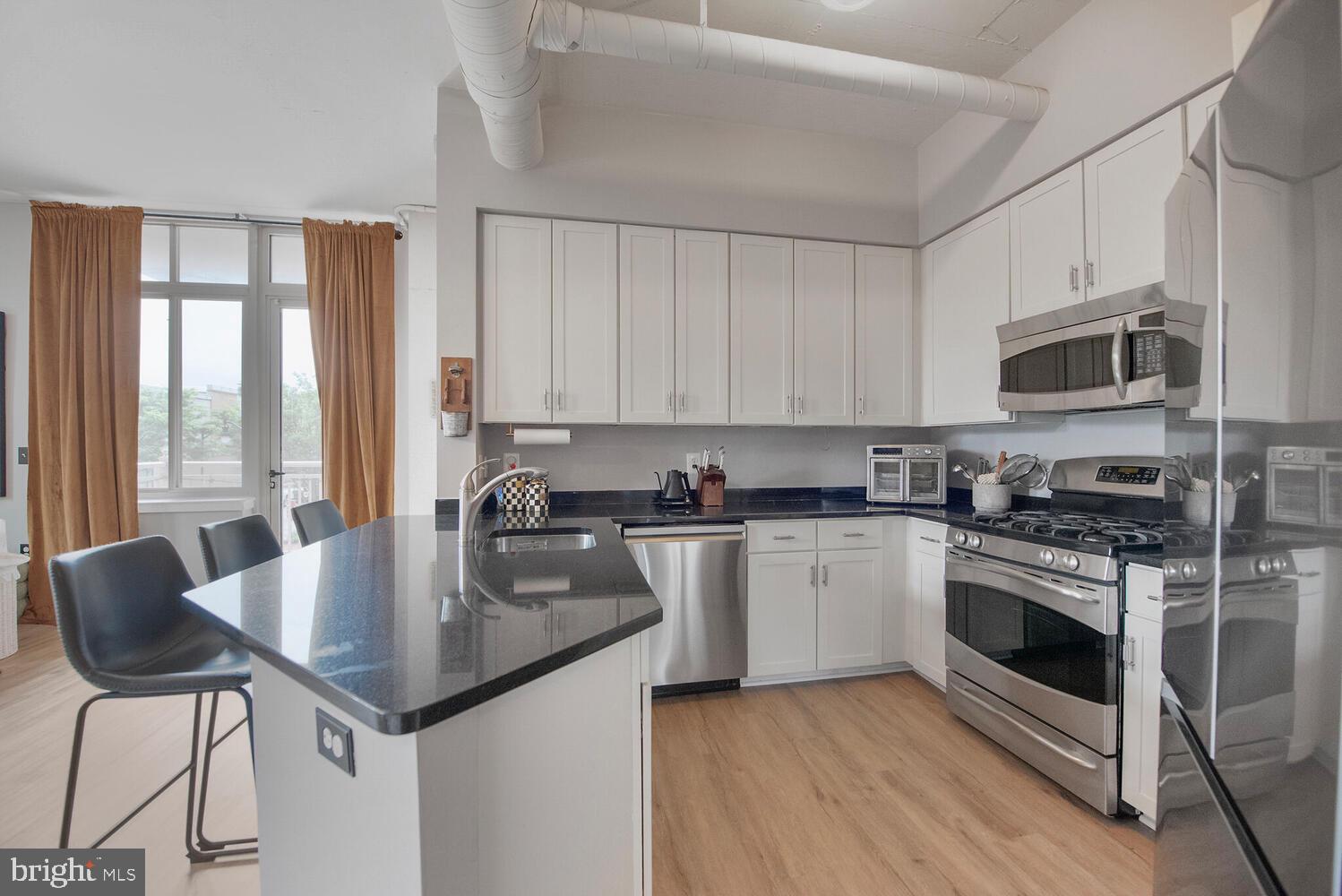 4480 Market Commons Dr #215