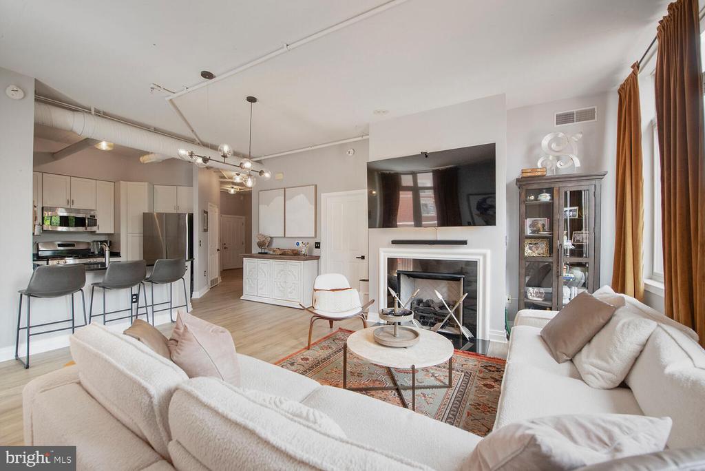 4480 Market Commons Dr #215