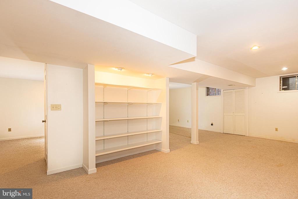 7981 OAK BRIDGE LANE