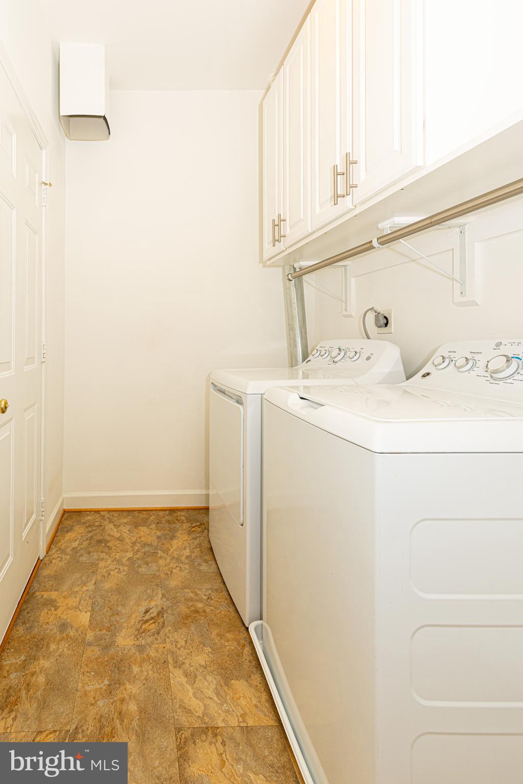 7981 OAK BRIDGE LANE