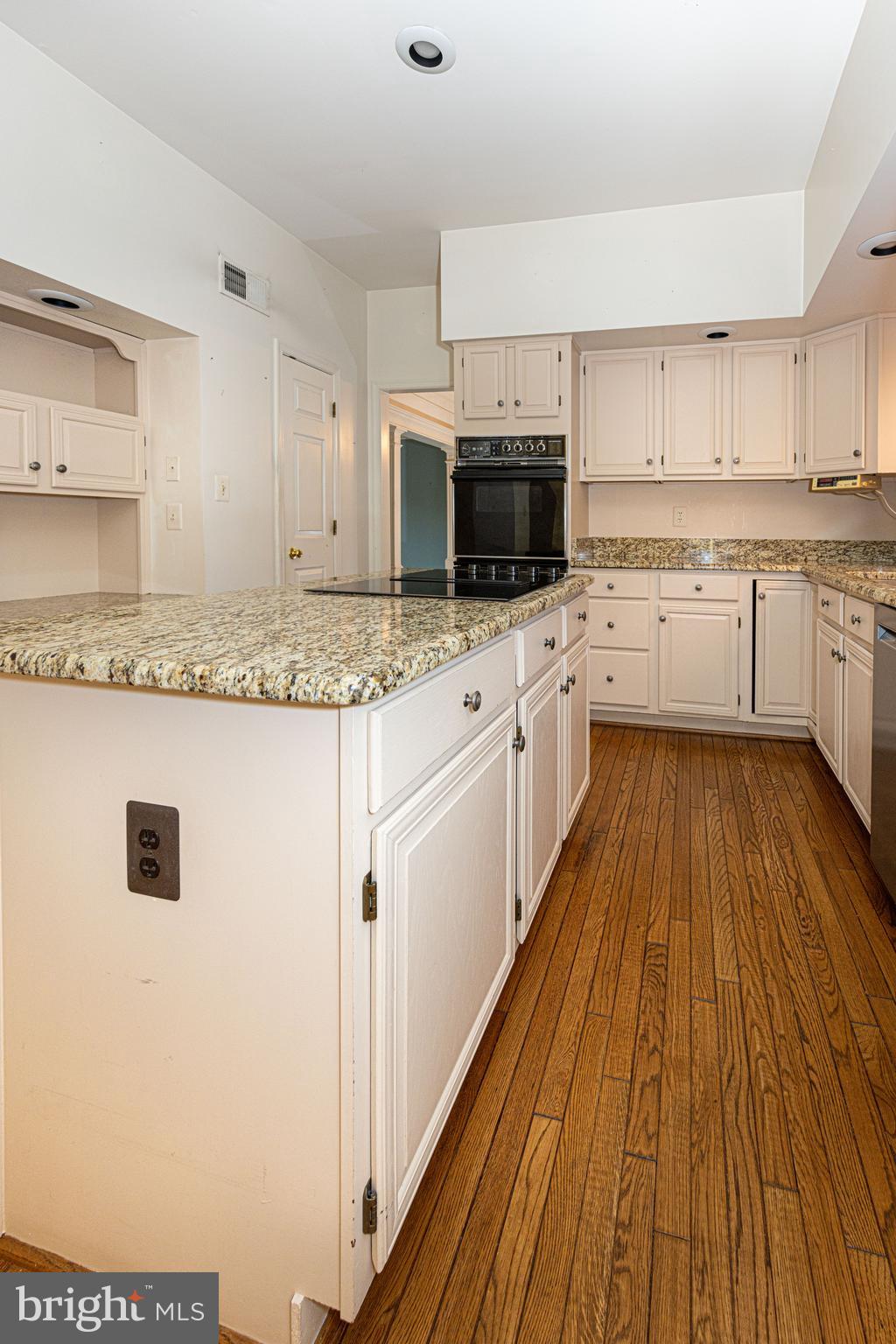 7981 OAK BRIDGE LANE