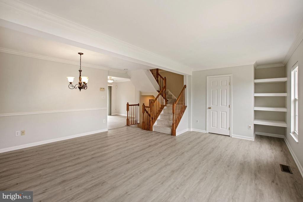 7409 GADSBY SQUARE