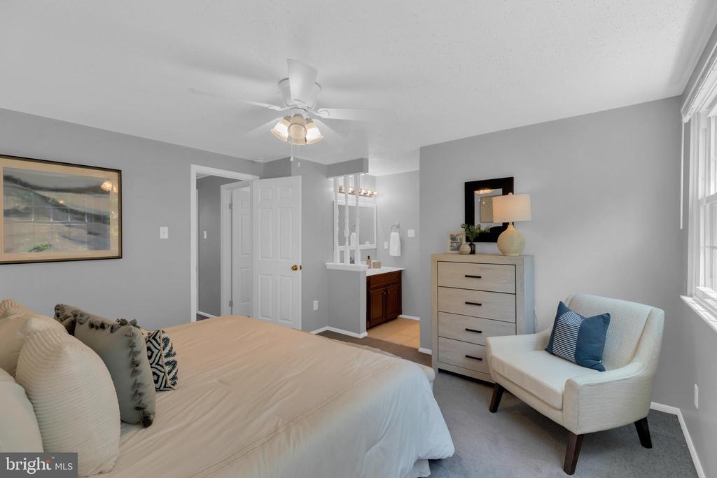 6806 HEATHERWAY COURT