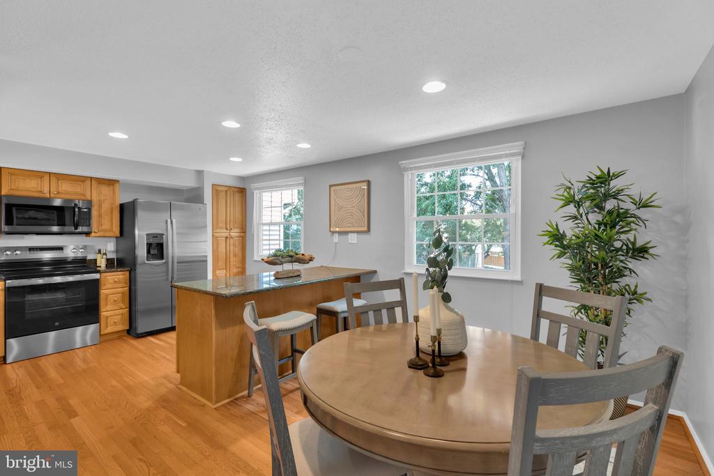 6806 HEATHERWAY COURT