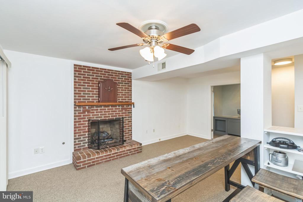 1041 Portugal Dr