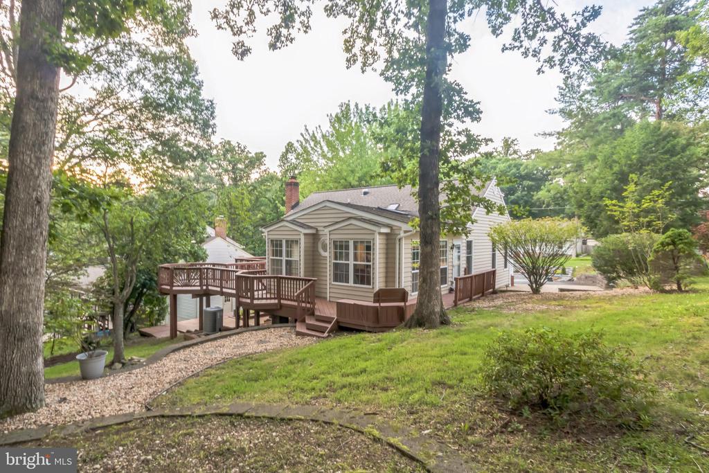 1041 Portugal Dr