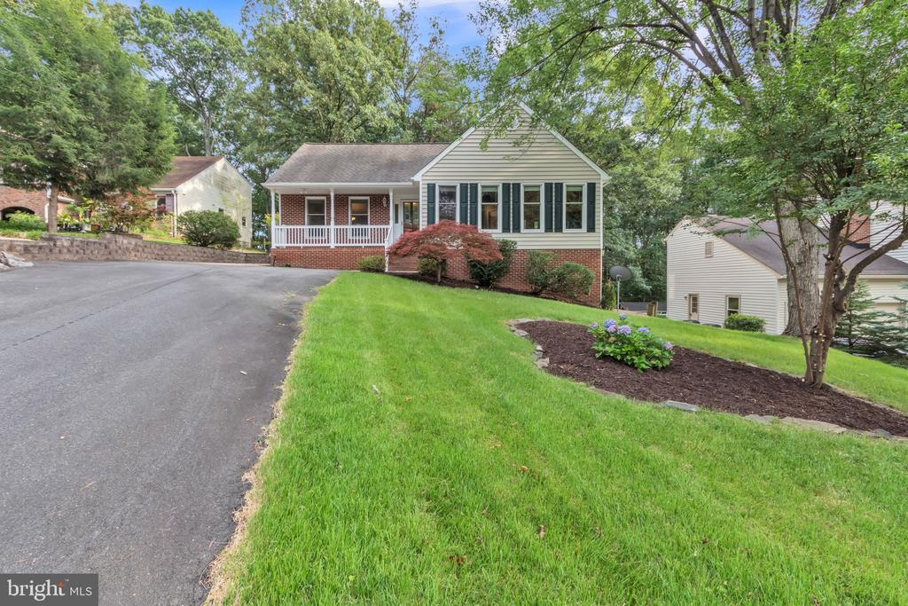 1041 Portugal Dr