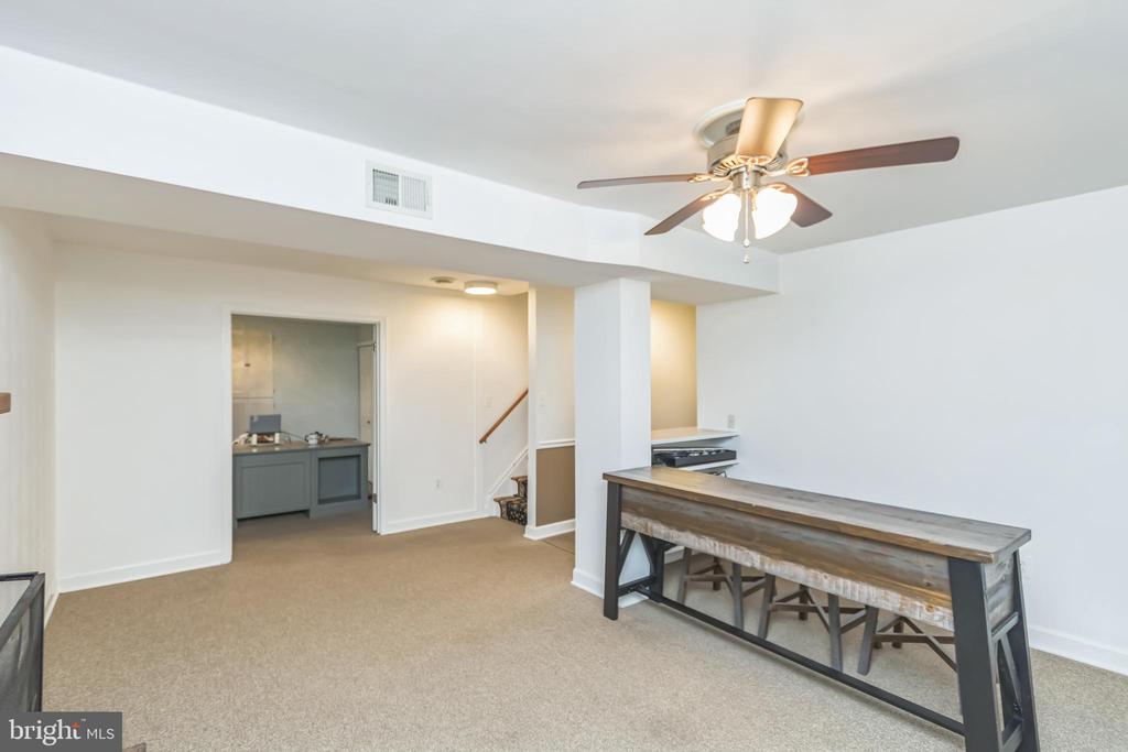 1041 Portugal Dr