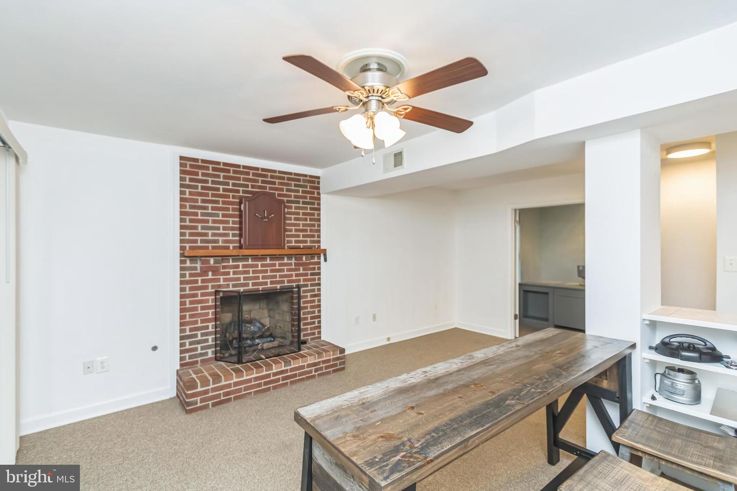 1041 Portugal Dr
