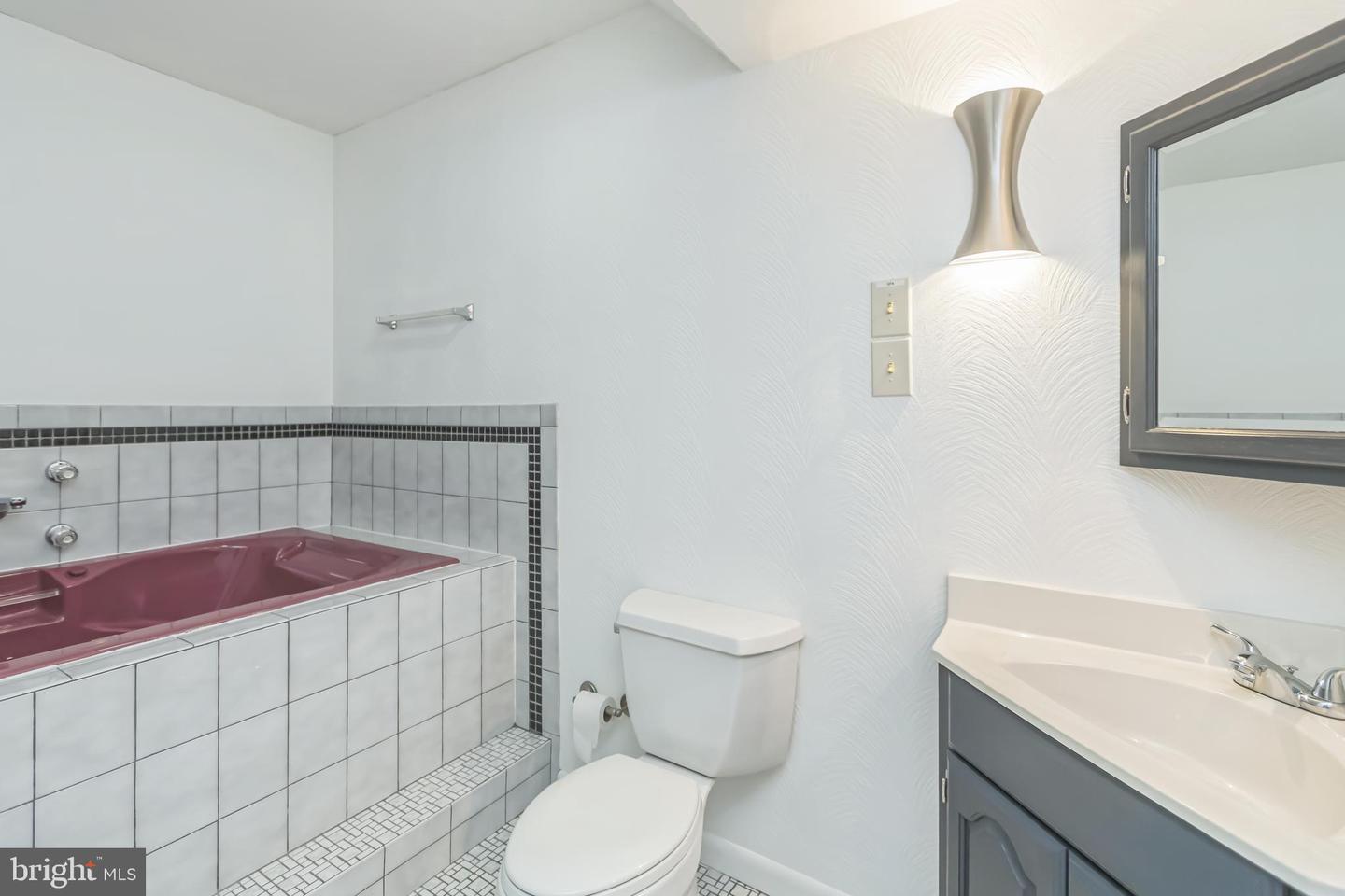 1041 Portugal Dr