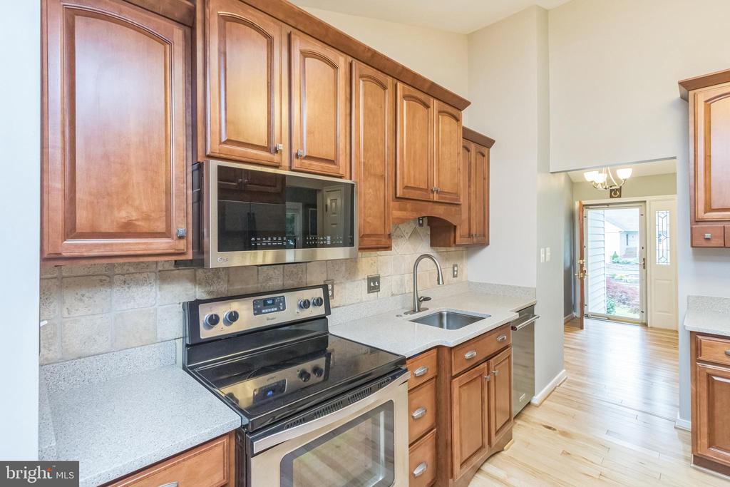 1041 Portugal Dr