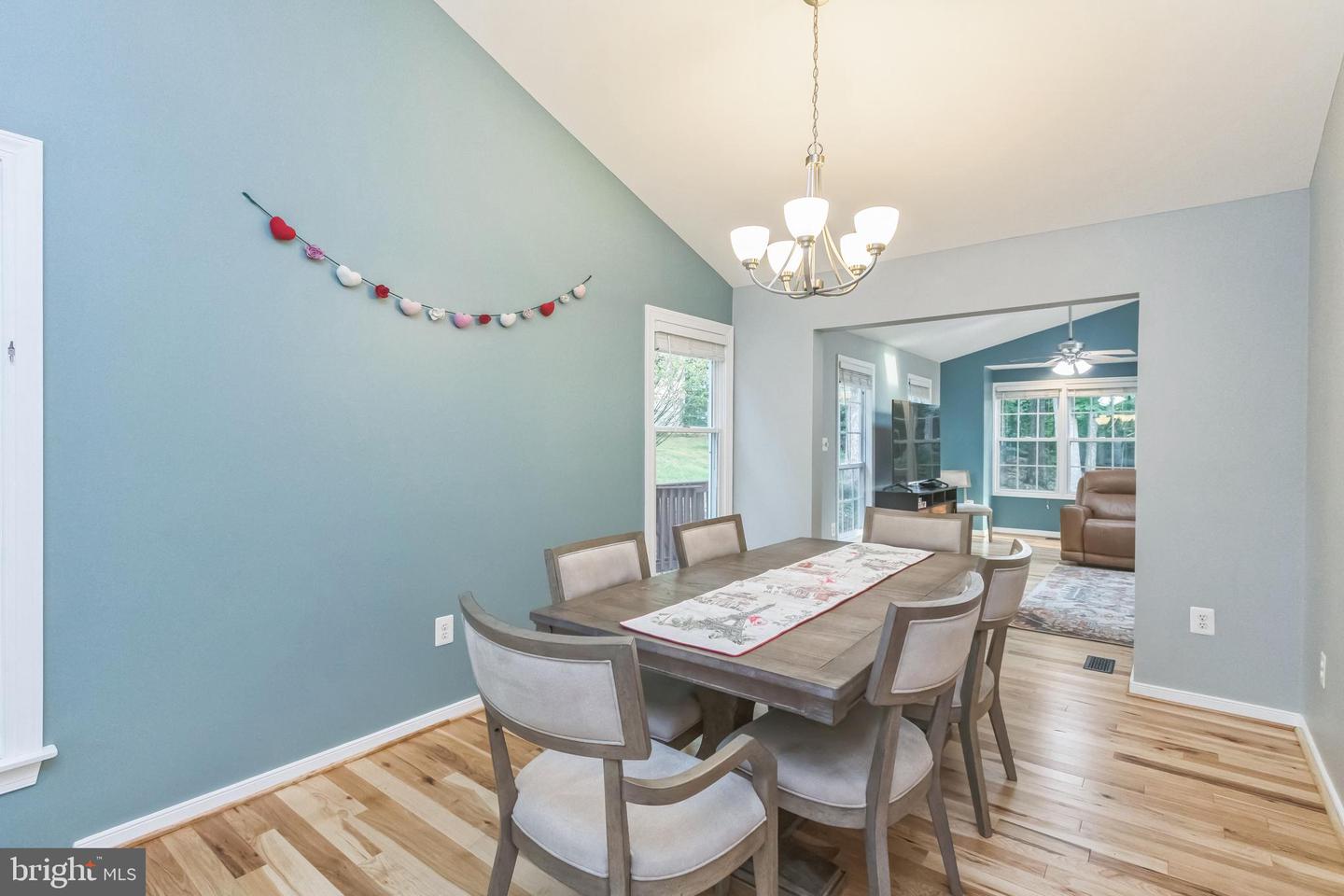1041 Portugal Dr