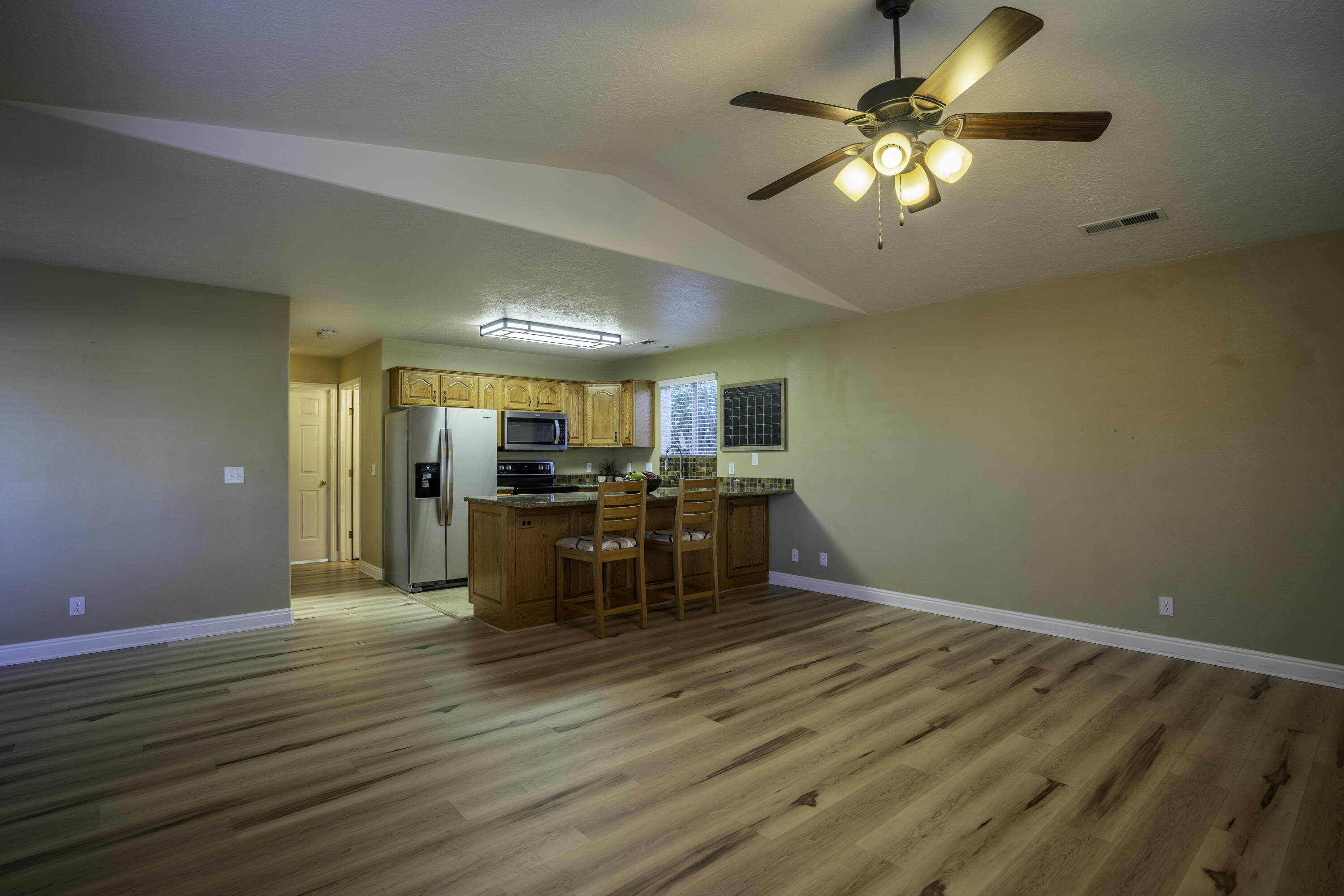 1050 W Red Hills Parkway Unit: #3