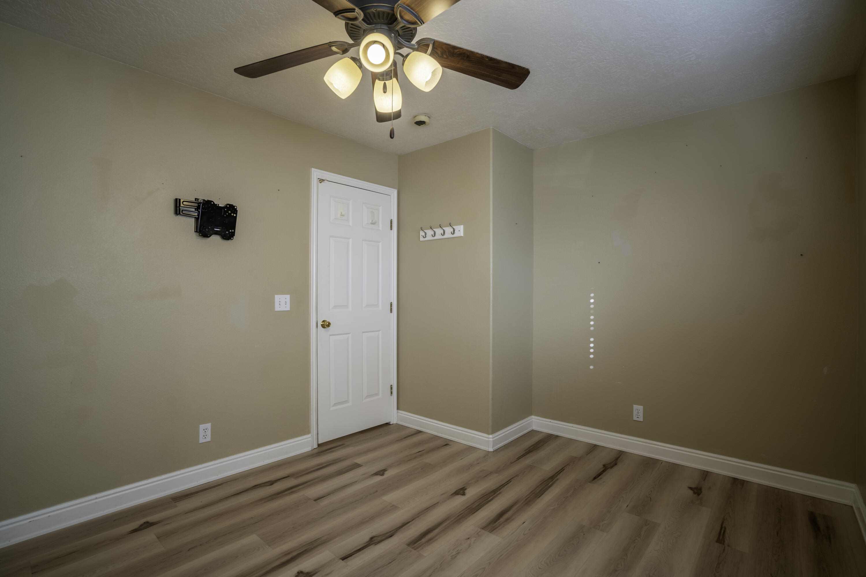 1050 W Red Hills Parkway Unit: #3