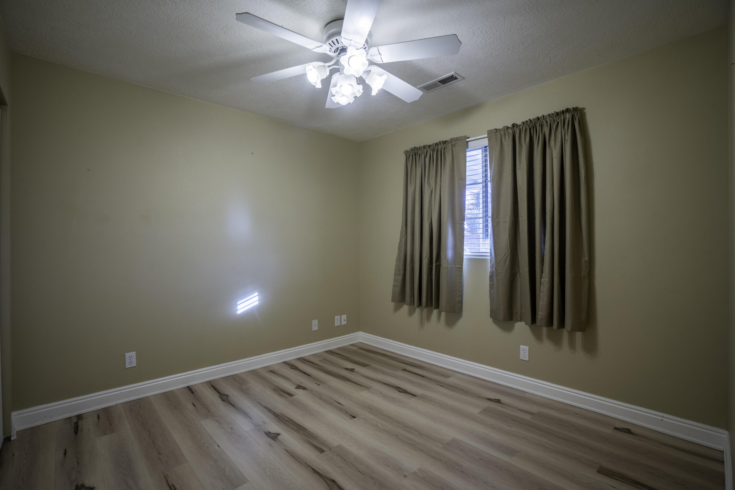 1050 W Red Hills Parkway Unit: #3