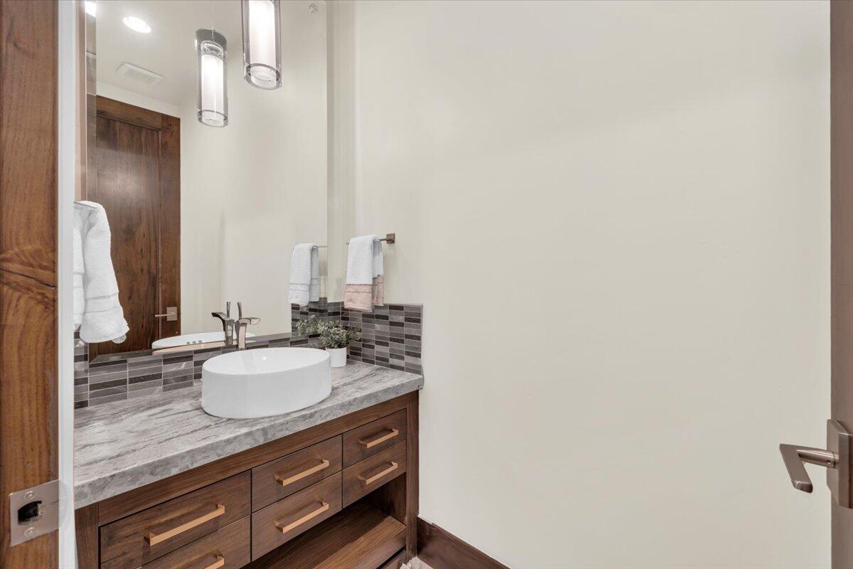 2570 N Anasazi Trail