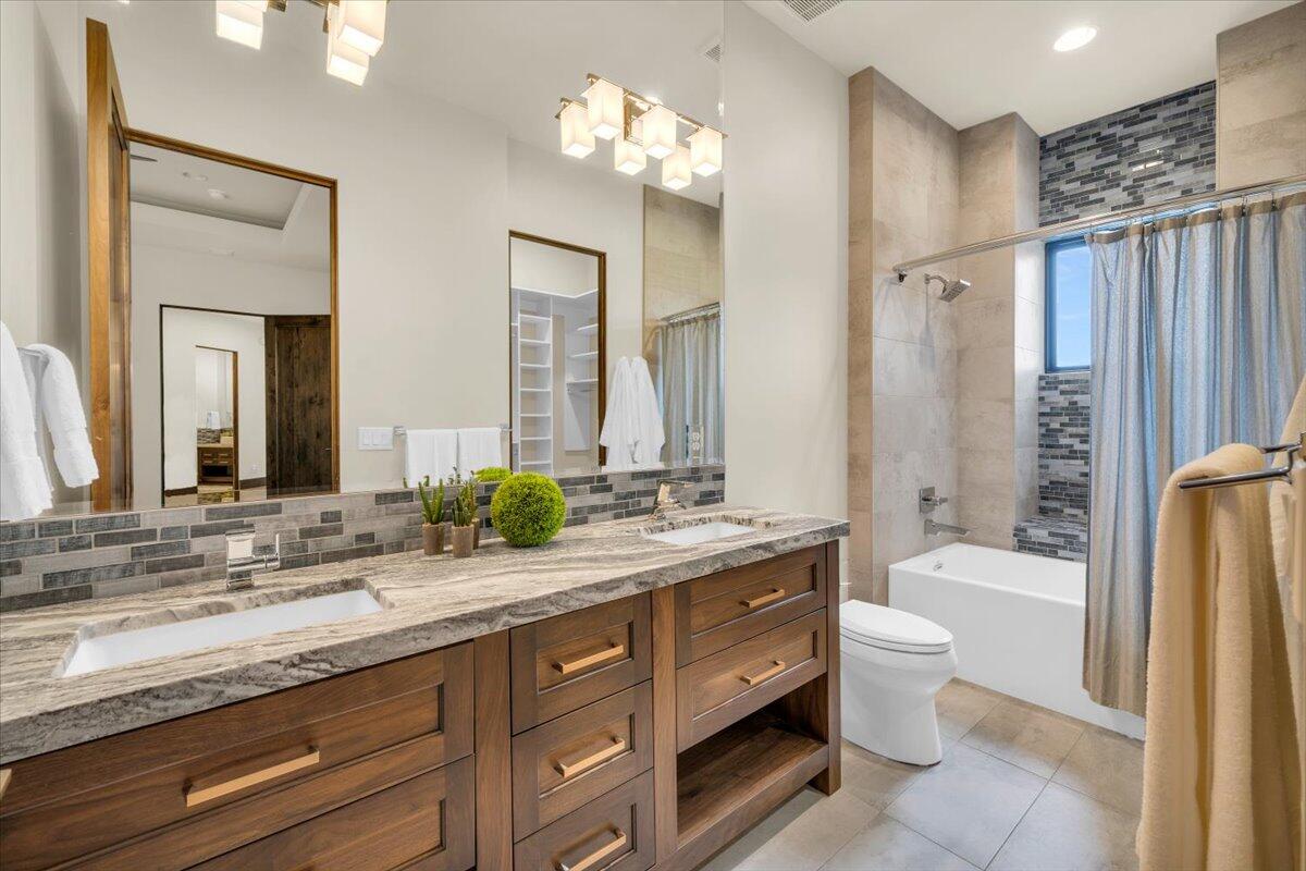 2570 N Anasazi Trail