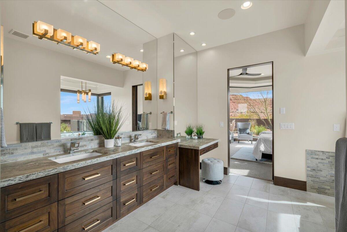 2570 N Anasazi Trail