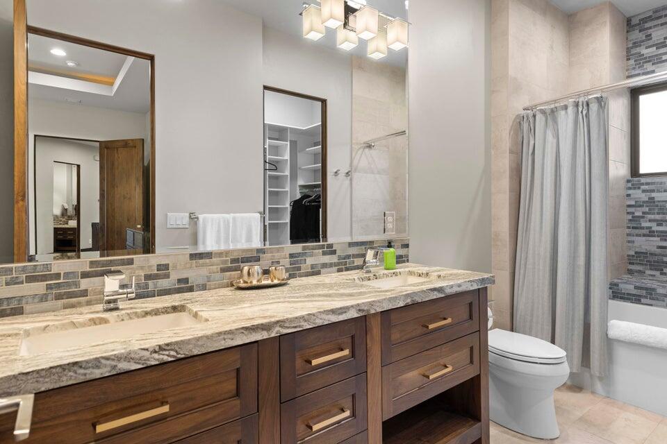 2570 N Anasazi Trail