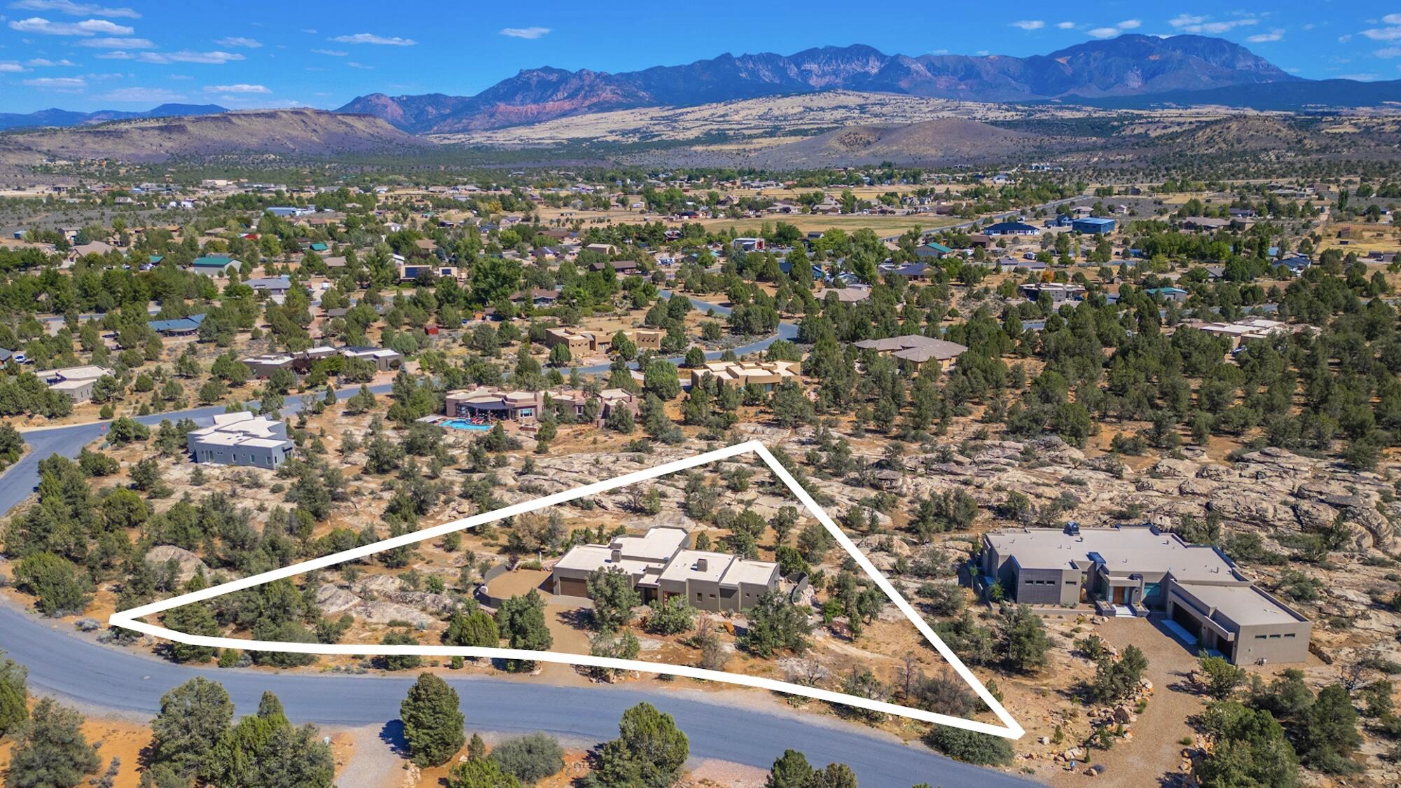 624 N Rock Garden LN