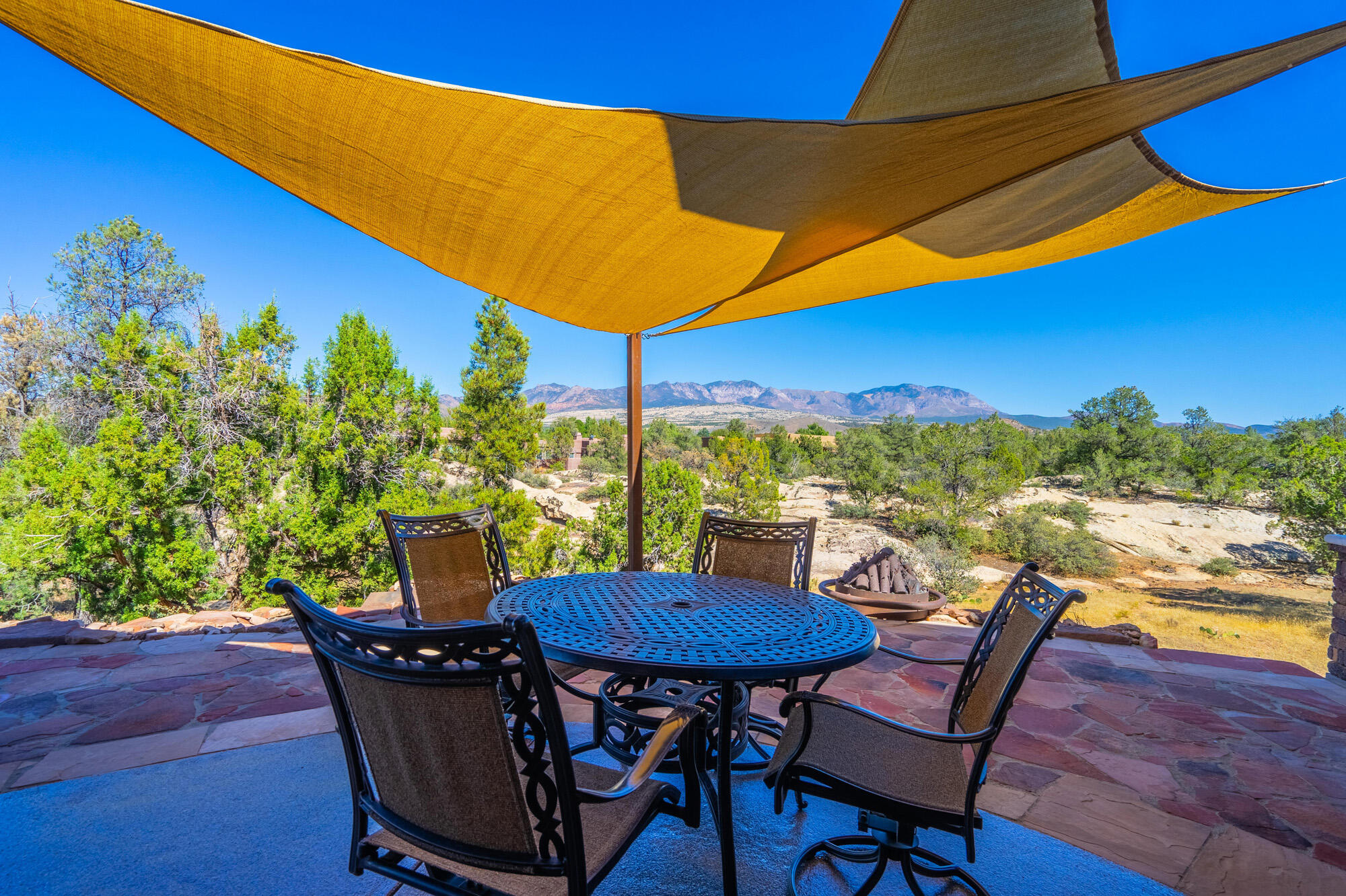 624 N Rock Garden LN