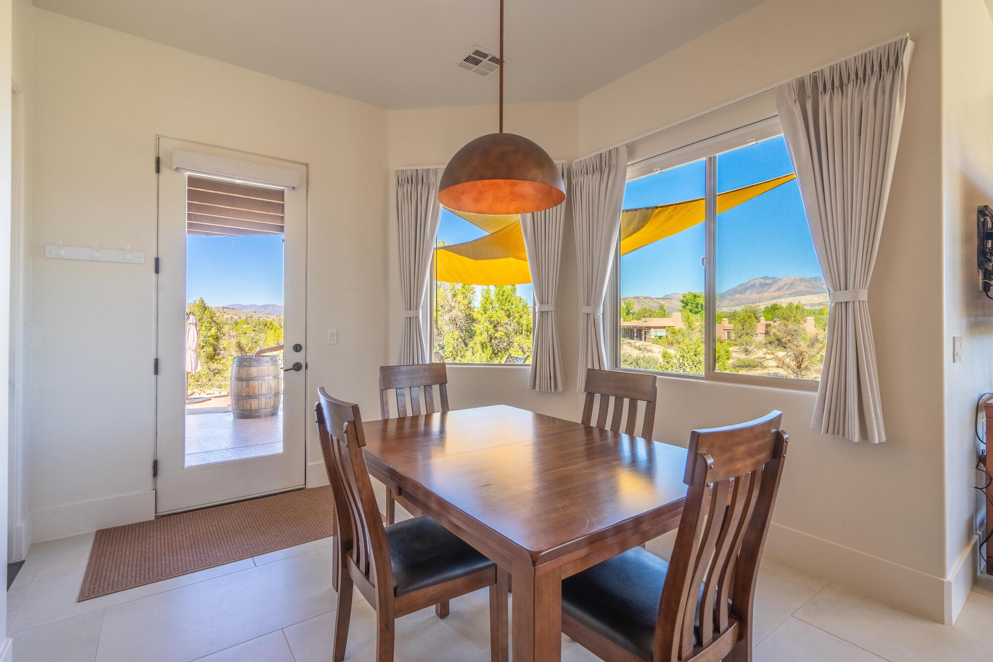 624 N Rock Garden LN