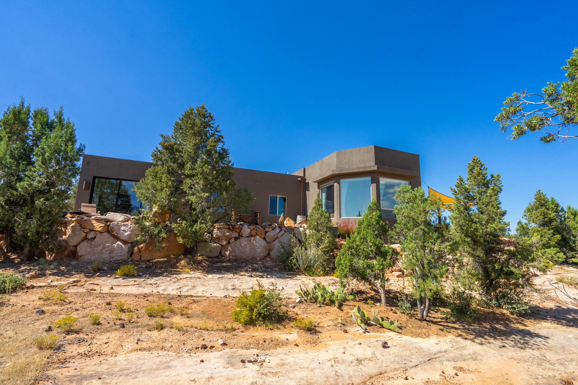 624 N Rock Garden LN