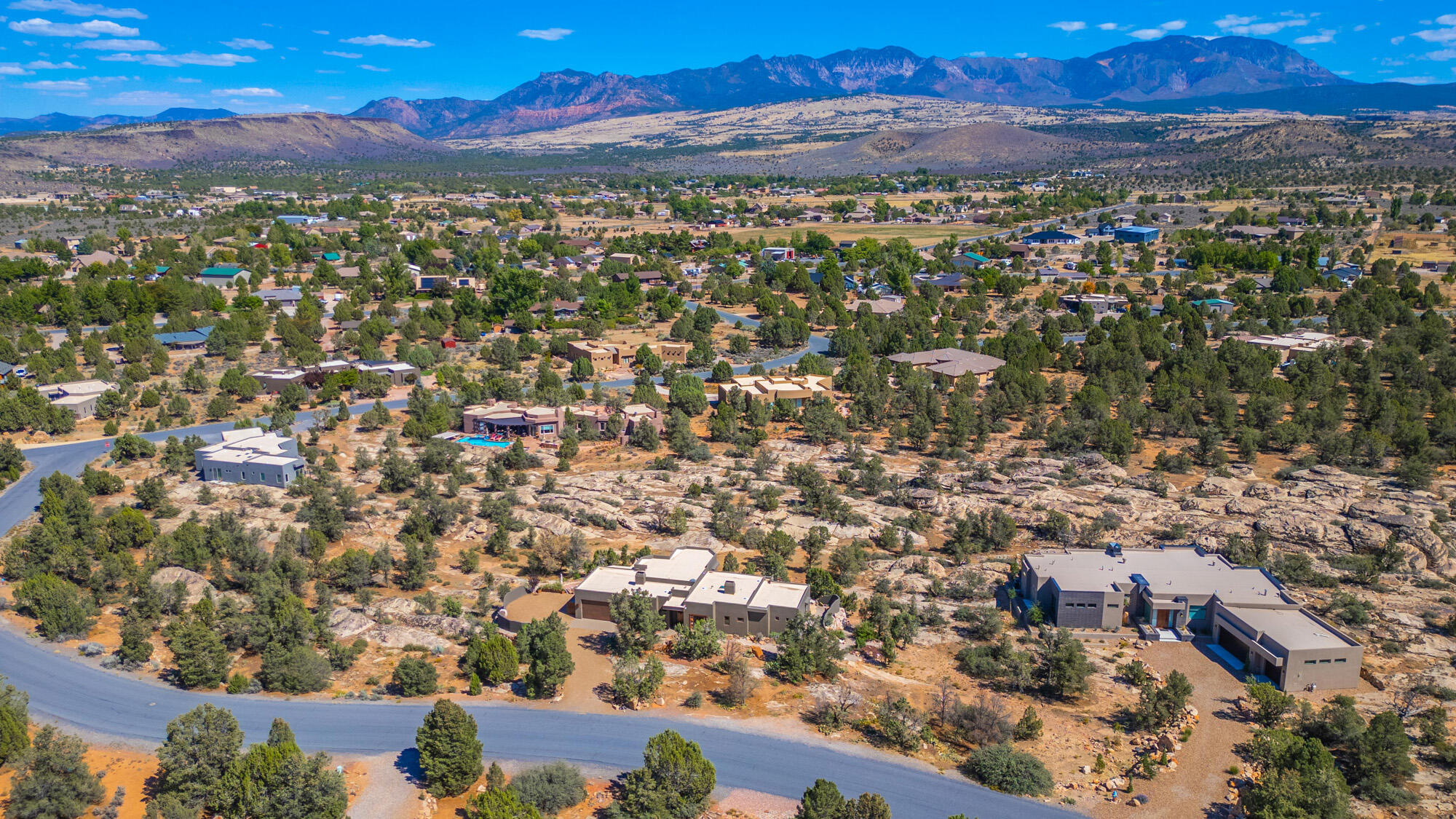 624 N Rock Garden LN