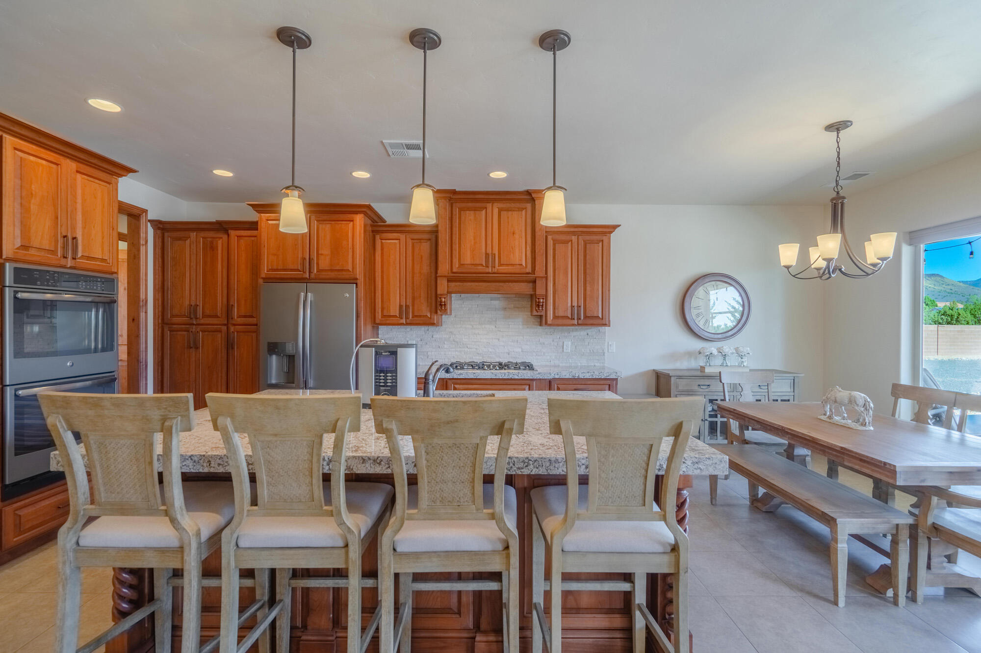 1542 N Canyon Trails DR