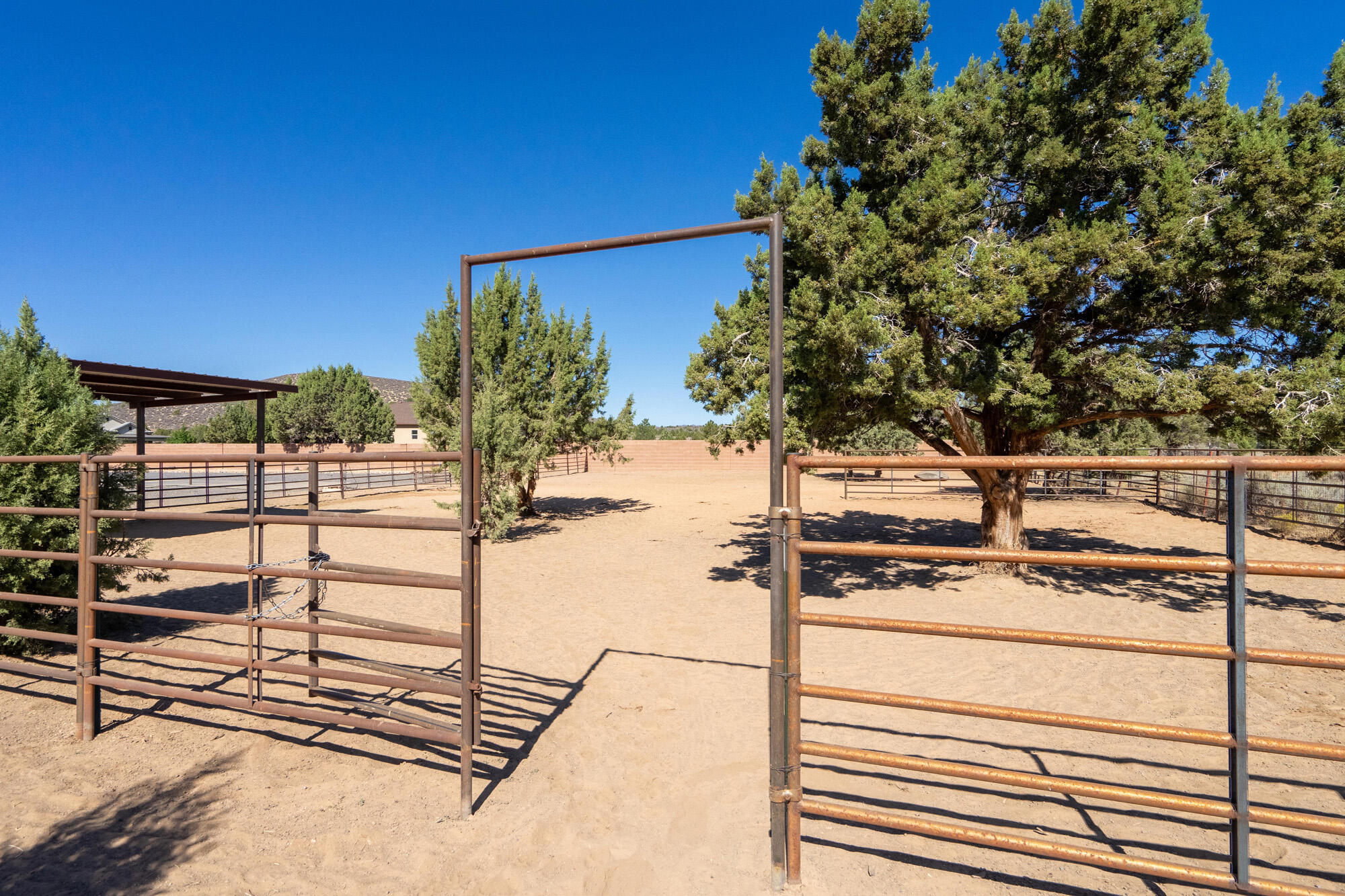 1542 N Canyon Trails DR