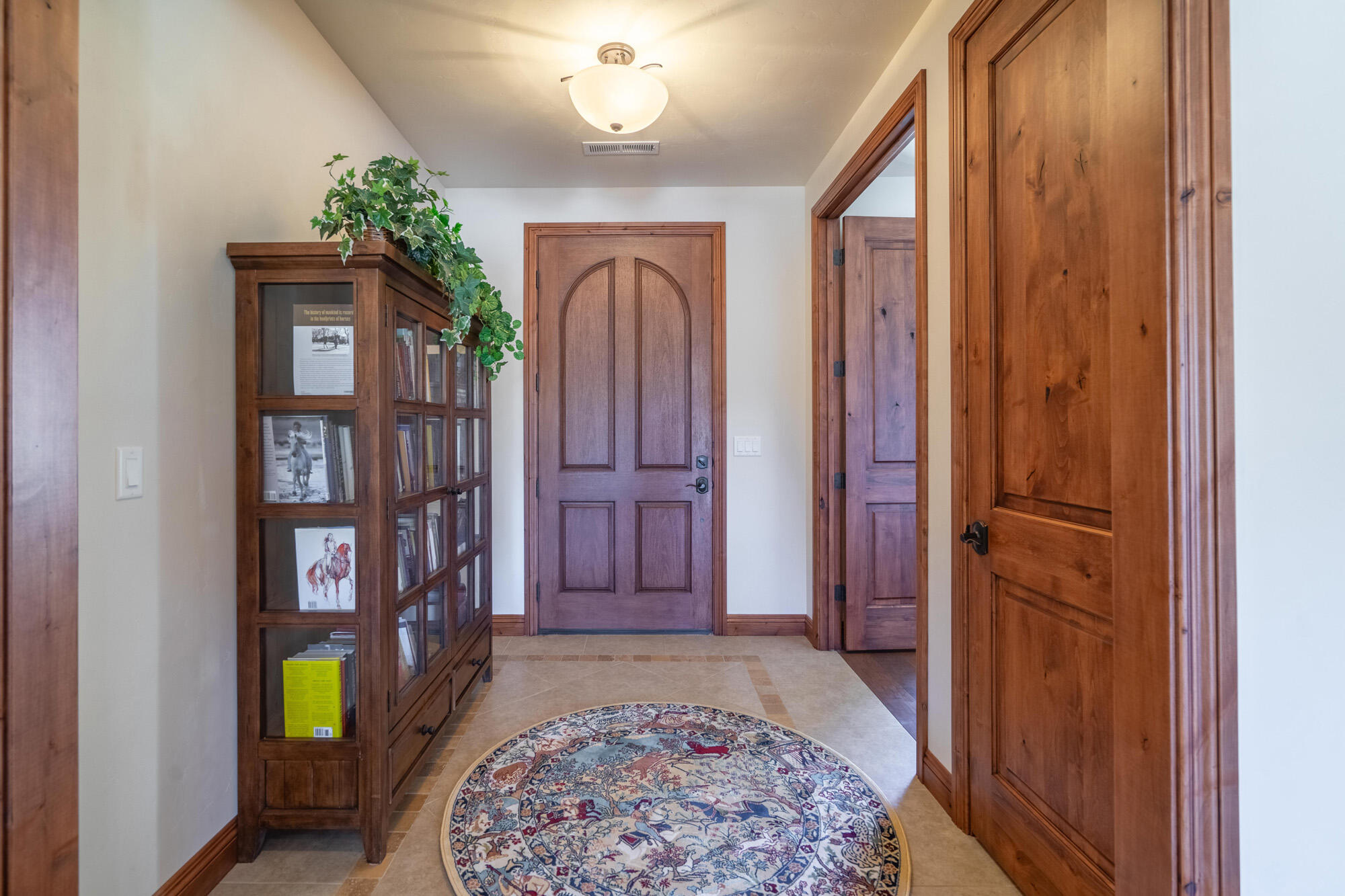 1542 N Canyon Trails DR