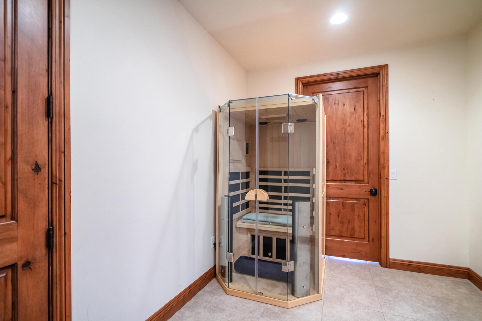 1542 N Canyon Trails DR