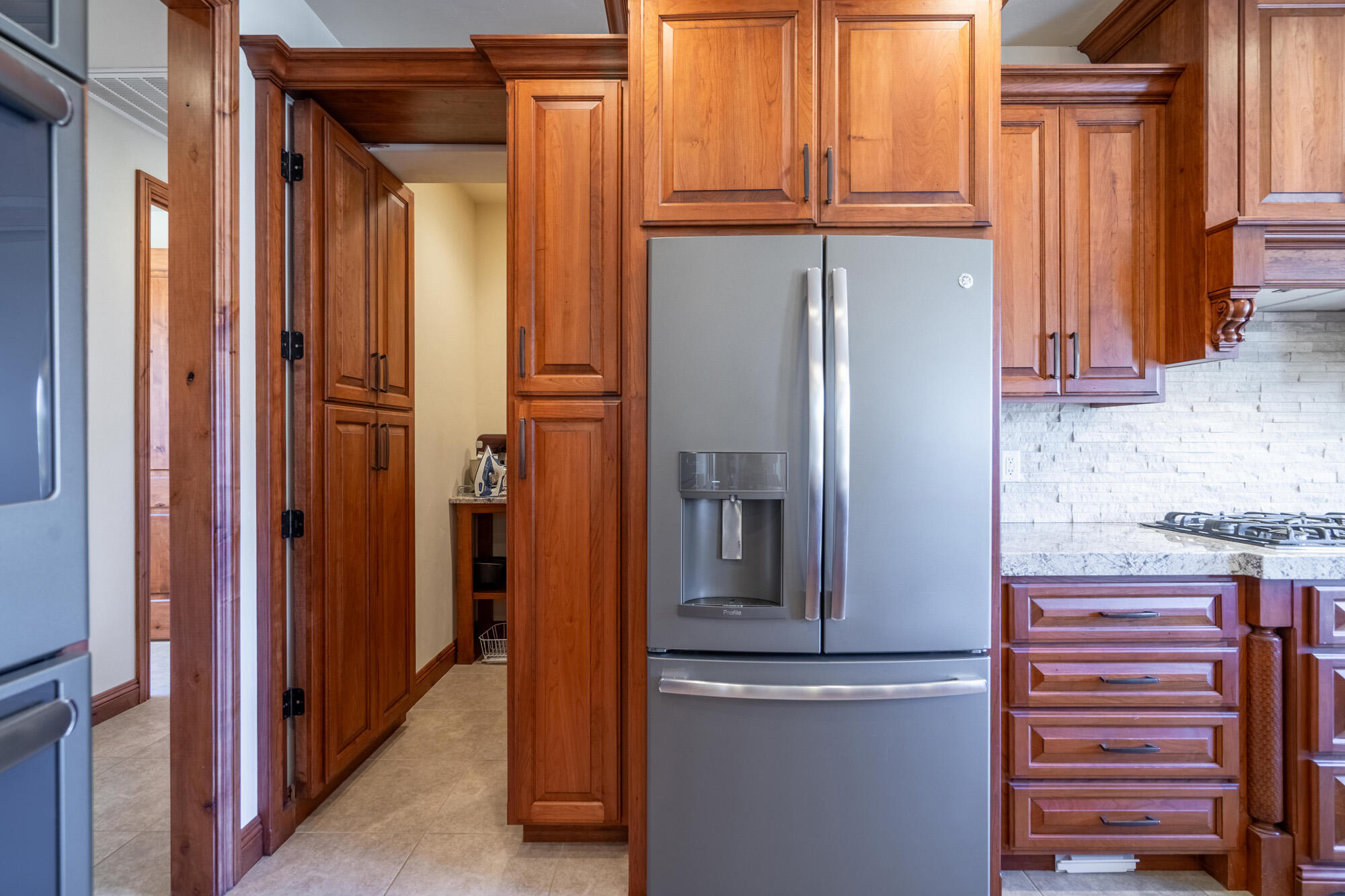 1542 N Canyon Trails DR