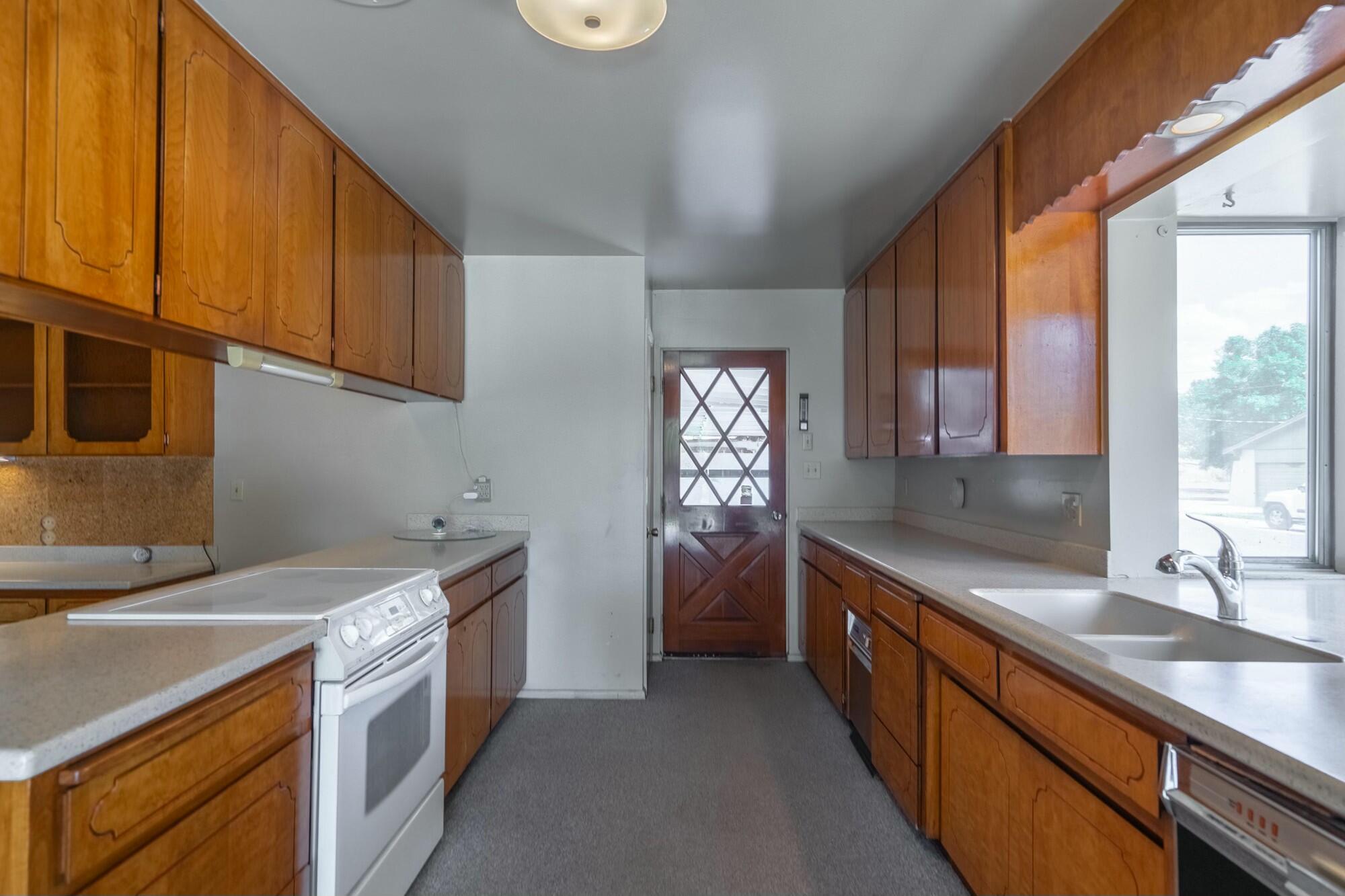 3136 Santa Clara DR