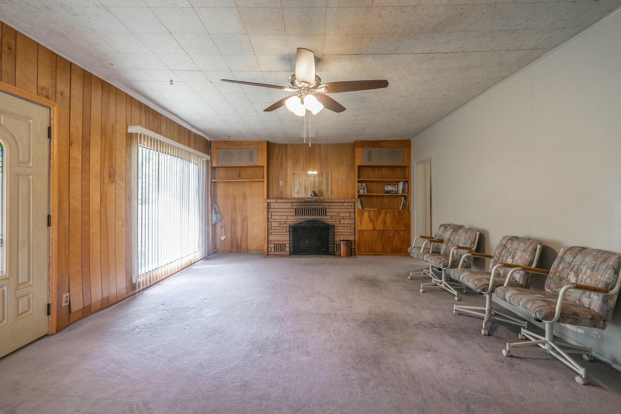3136 Santa Clara DR