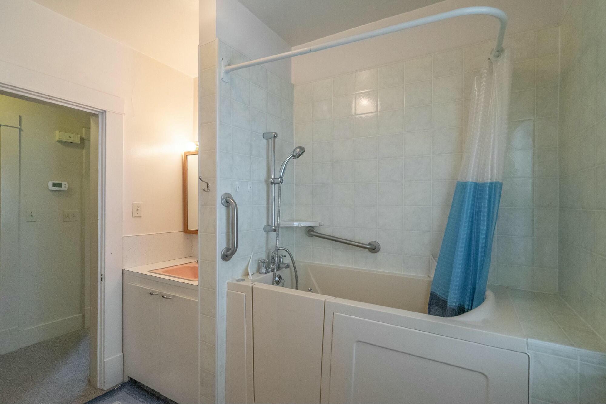 3136 Santa Clara DR