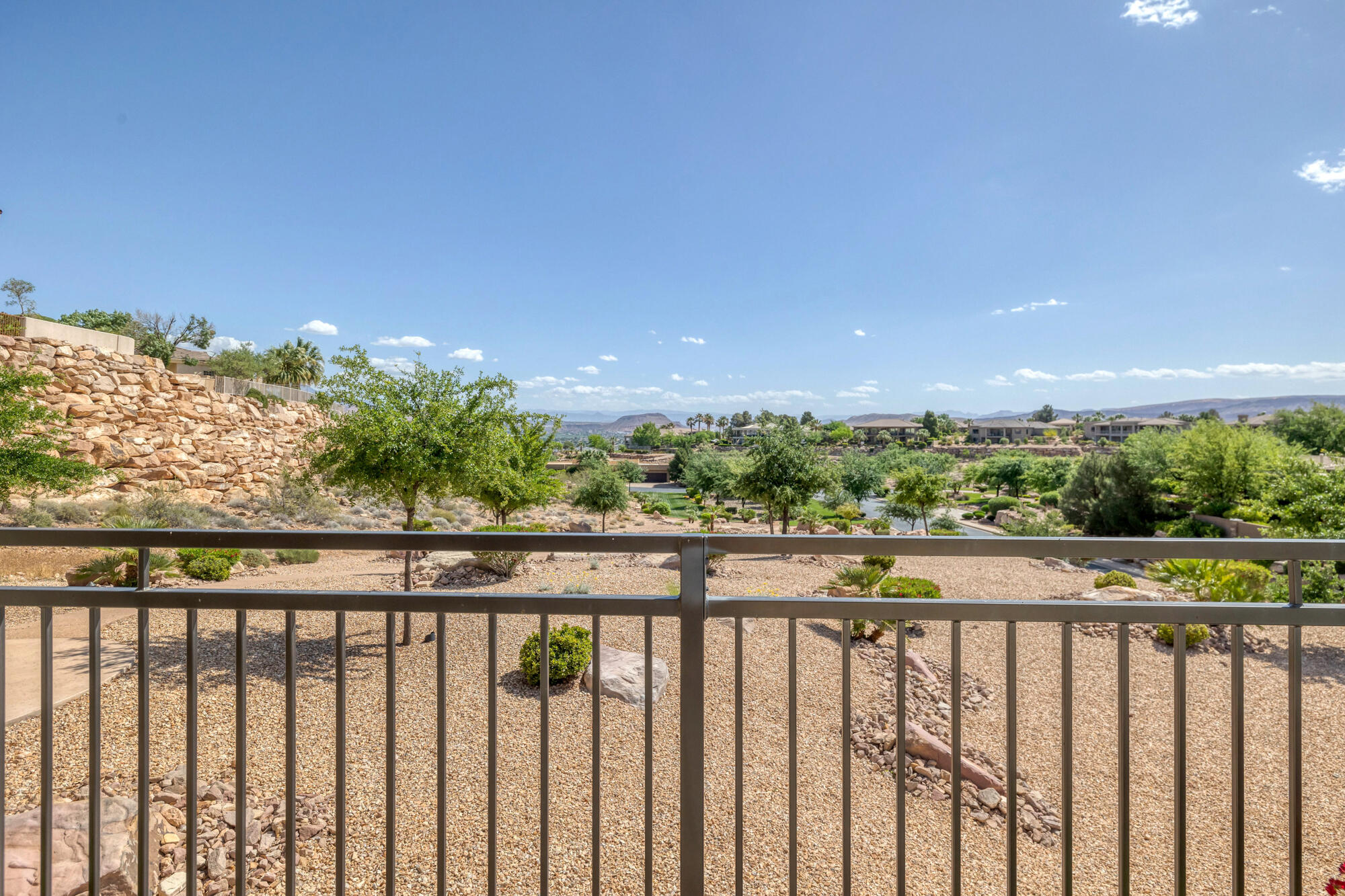 1648 S Quartz DR