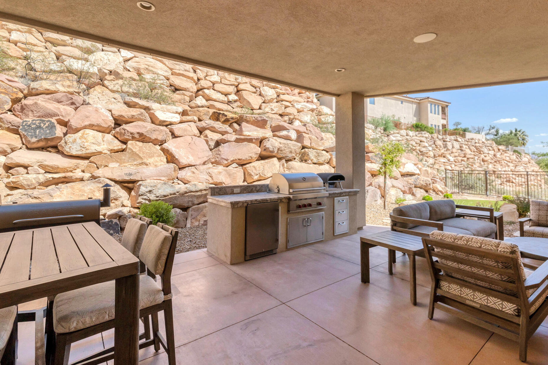 1648 S Quartz DR